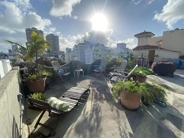 Fresh Tropical Colonial Style Walk-Up- Rooftop Terrace- Beach View Σαν Χουάν