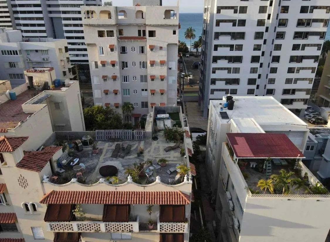 Fresh Tropical Colonial Style Walk-Up- Rooftop Terrace- Beach View Σαν Χουάν