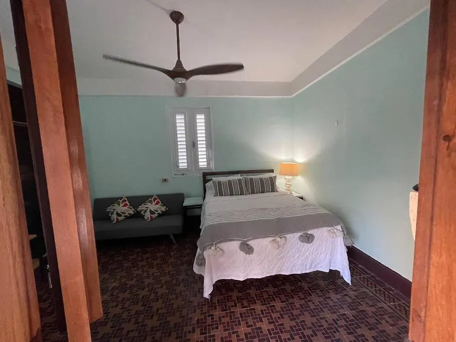 Fresh Tropical Colonial Style Walk-Up- Rooftop Terrace- Beach View Σαν Χουάν