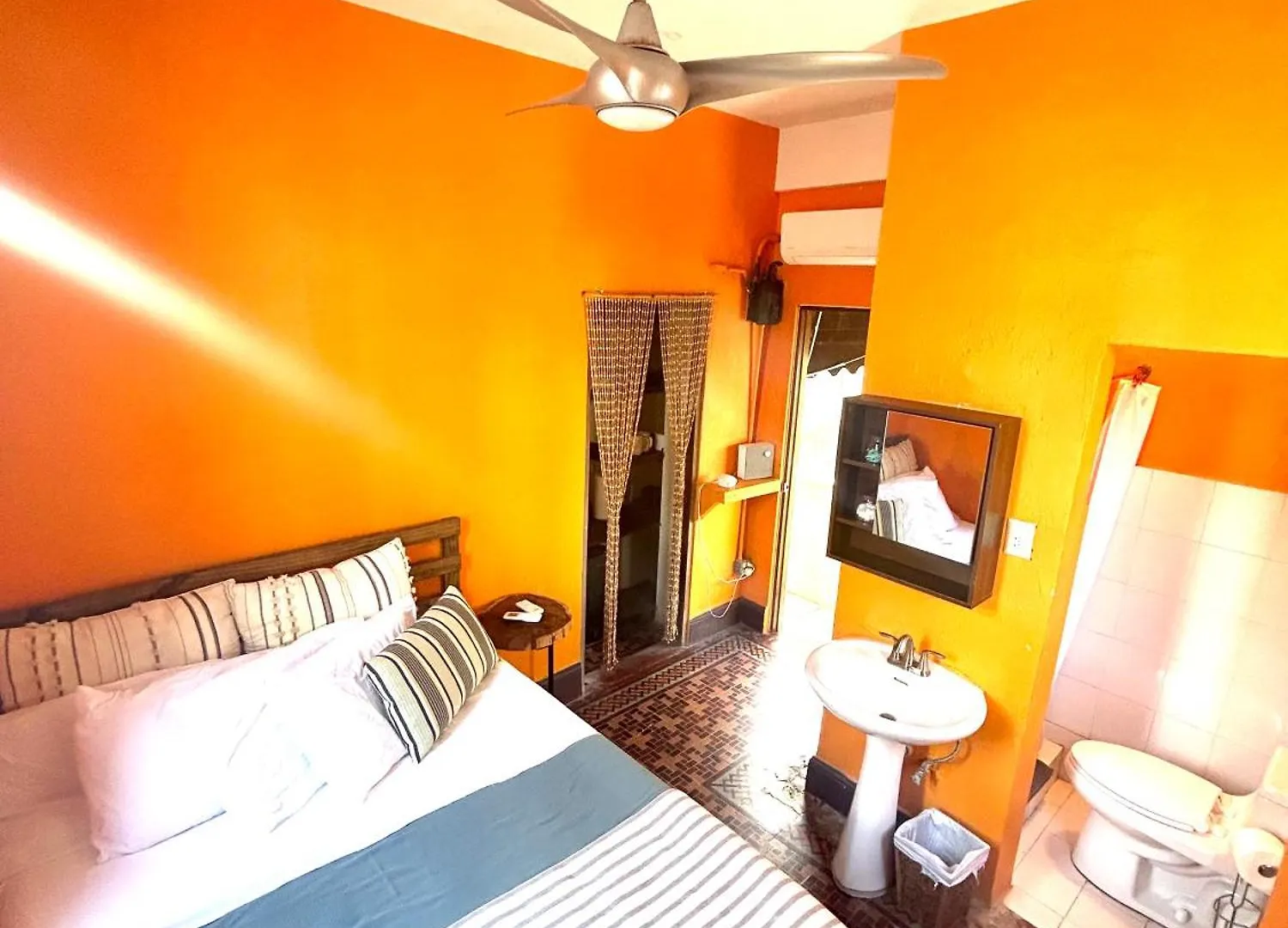 Fresh Tropical Colonial Style Walk-Up- Rooftop Terrace- Beach View Σαν Χουάν 0*,  Πουέρτο Ρίκο